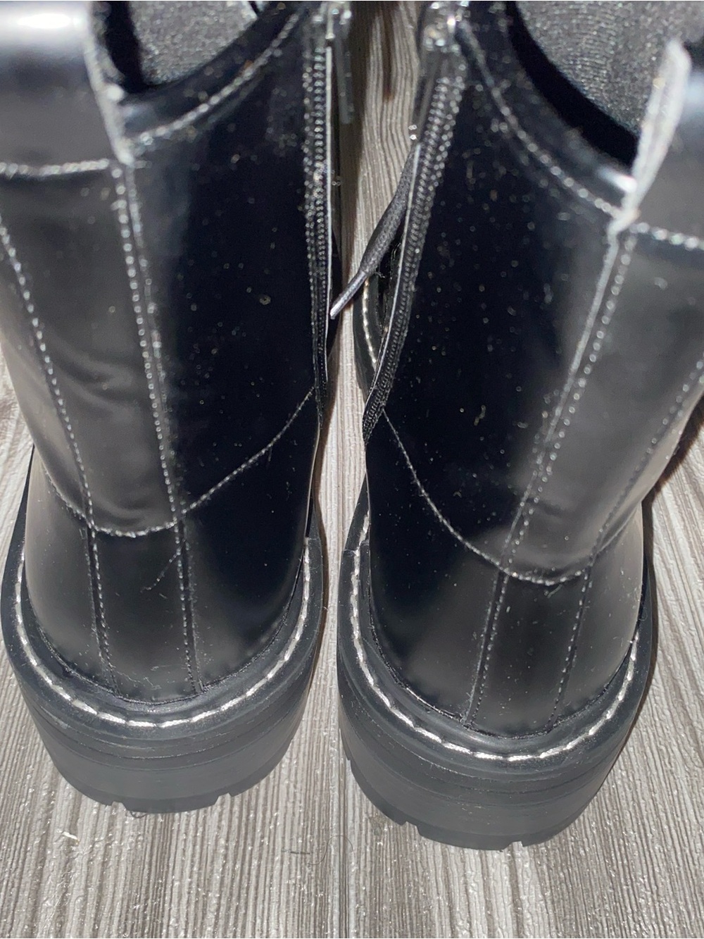 Women's Black Patent Lace-Up Combat Boots – Contrast Stitching - Pre Loved🩷 - Picture 3 of 6